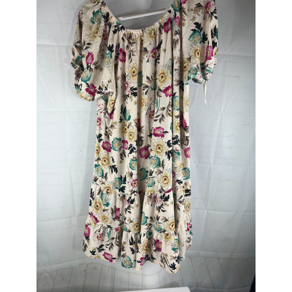 Women's Torrid Gauzy Floral Puff Sleeve Tiered Trapeze MIni Dress Size 2 Beige - Picture 2 of 4